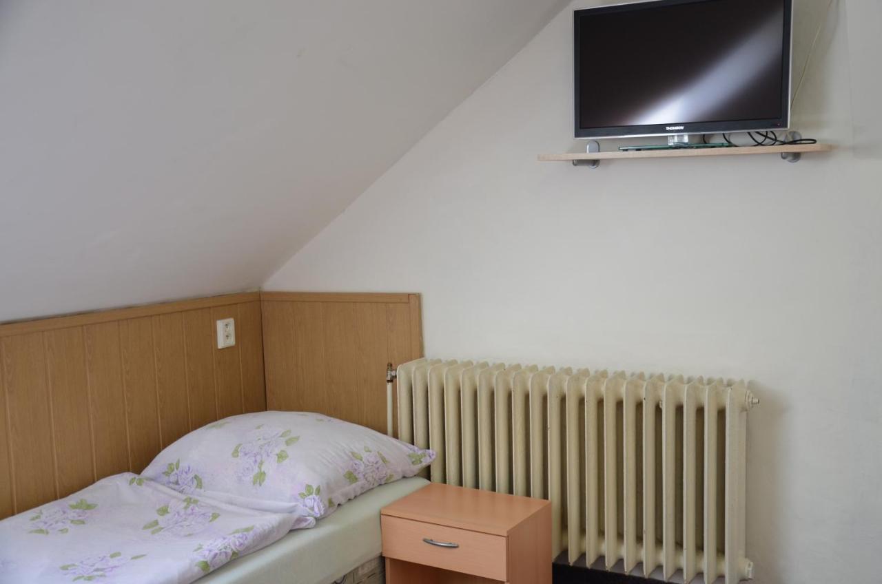 Penzion U Fouska Chodov  Extérieur photo