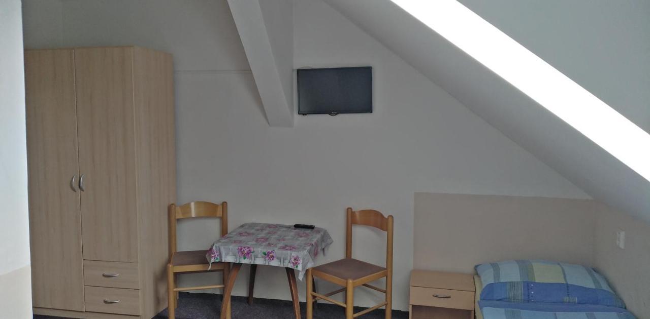 Penzion U Fouska Chodov  Extérieur photo