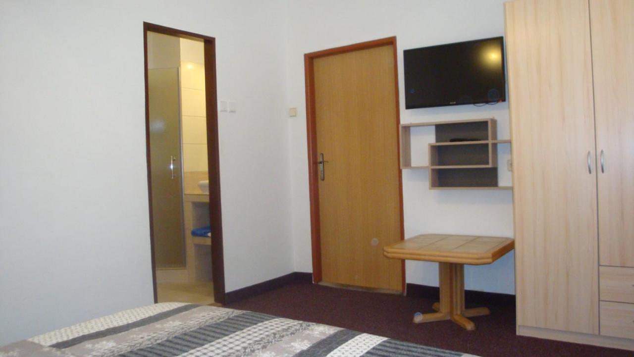 Penzion U Fouska Chodov  Extérieur photo